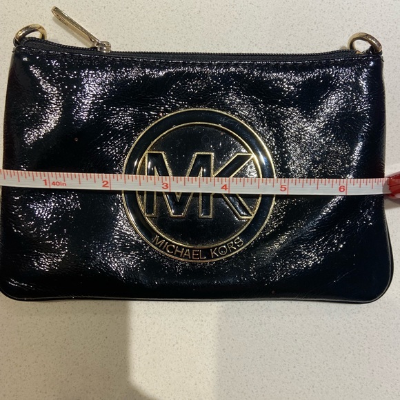 Michael Kors MK logo Shiny Black Zipper Wallet - Picture 14 of 15